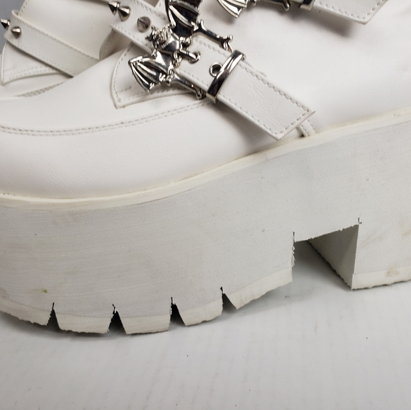 Demonia Womens Platform Ankle Boots Ashes-55 White Bat Buckle no size - Picture 4 of 12